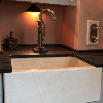 Private-Residence,-Butler-Sink-in-Crema-Marfil