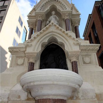 St-Lawrence-Jewry-Fountain,-London-(1)