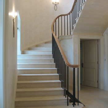 cantilevered-staircase-in-Greetham-Stone-(1)